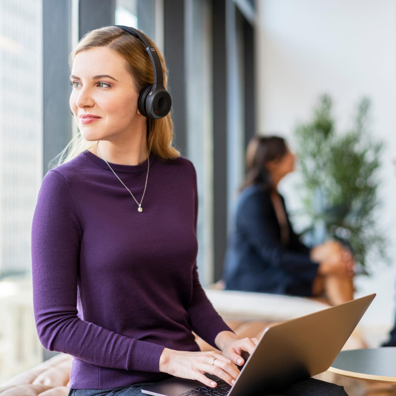 Person genießt die Flexibilität von Webex Calling