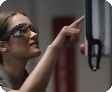 Glasses Wearing Employee Gives Head Job to Her Boss