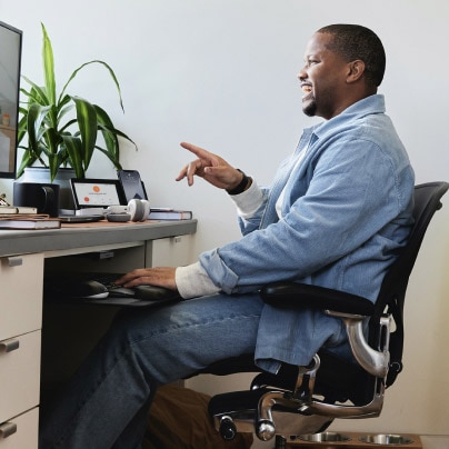 Exemple de fonctionnalité de reconnaissance des gestes dans Webex Meetings