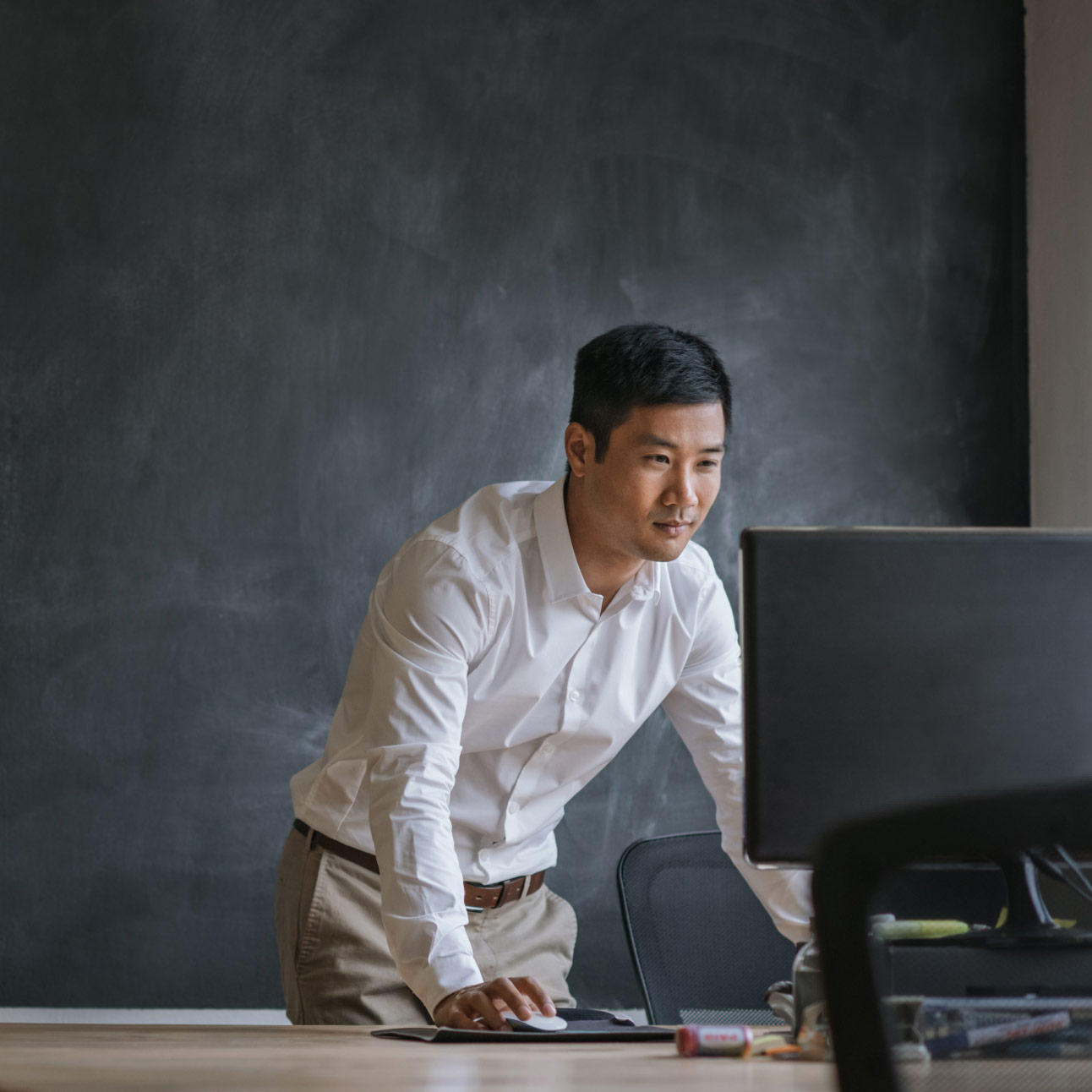 Utente che esplora le opzioni di sicurezza di Webex