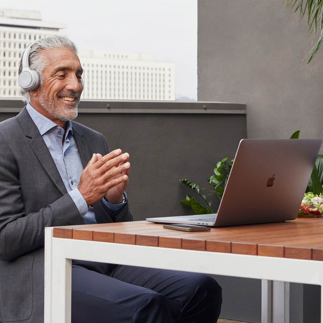 Usuário faz perguntas em uma reunião Webex