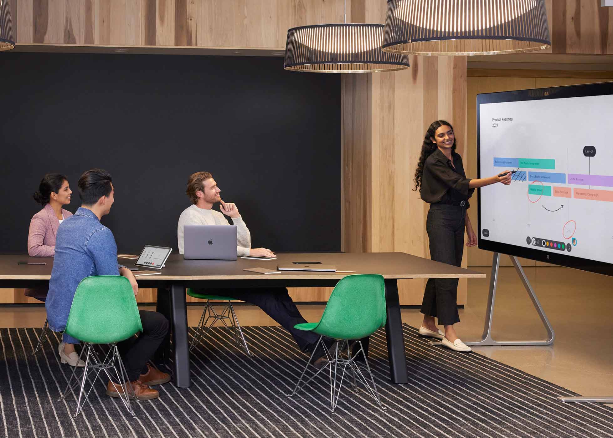 Webex デバイスを使用して安全な会議をしているユーザー